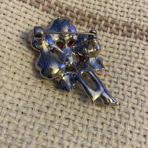 Pretty Poppy Brooch - Picture 2 of 2